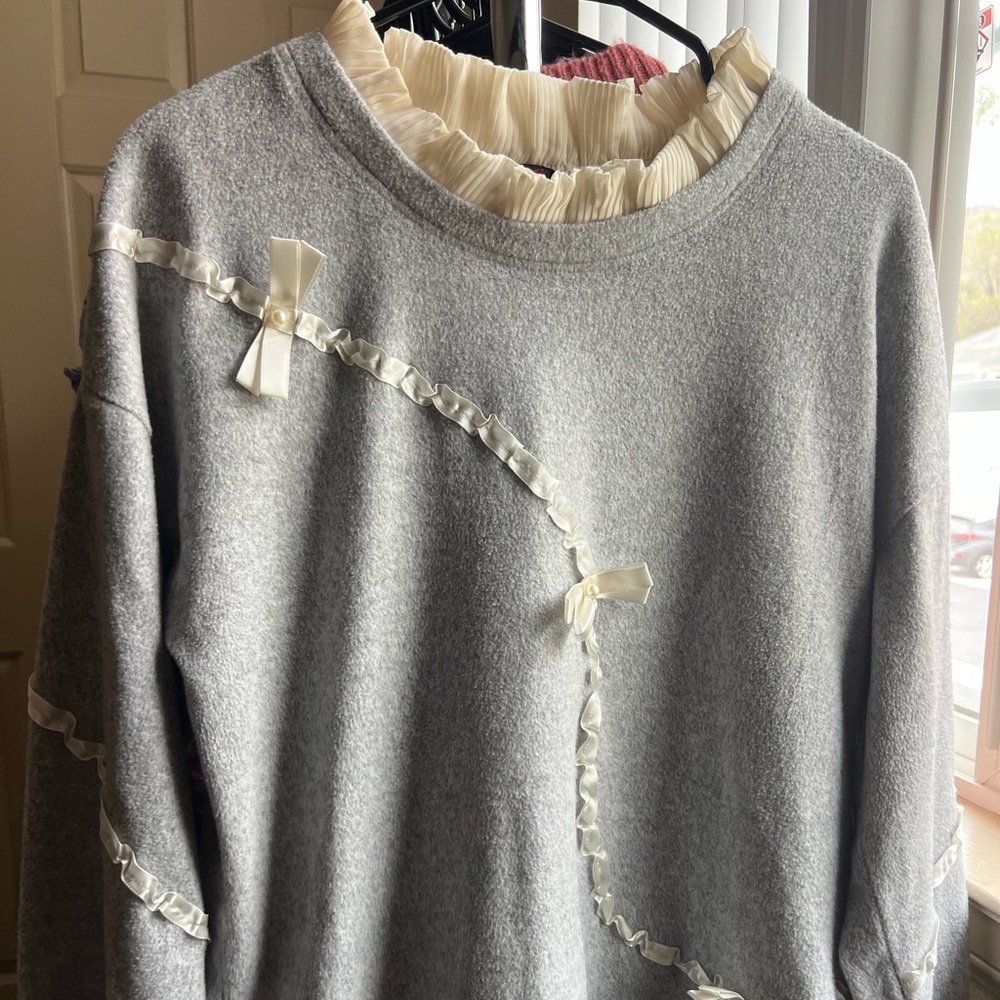 Coquette Style Soft Gray Knit Top - Picture 2 of 7